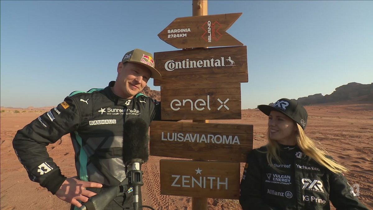 I vincitori del Desert X-Prix: Johan Kristofferson e Mikaela Ahlin-Kottulinsky