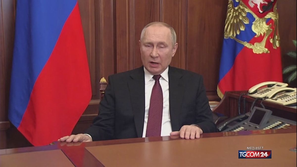 Putin: "Smilitarizzeremo l'Ucraina con un'operazione speciale"