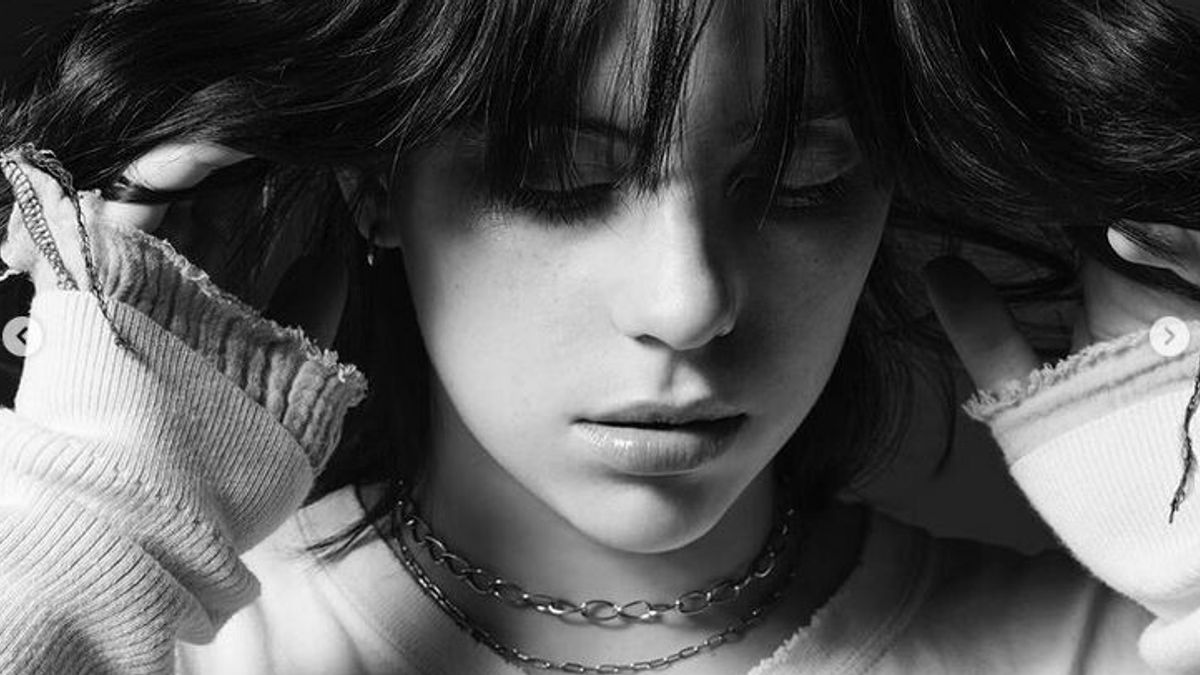 Billie Eilish fotografata da Hedi Slimane per "V Magazine"