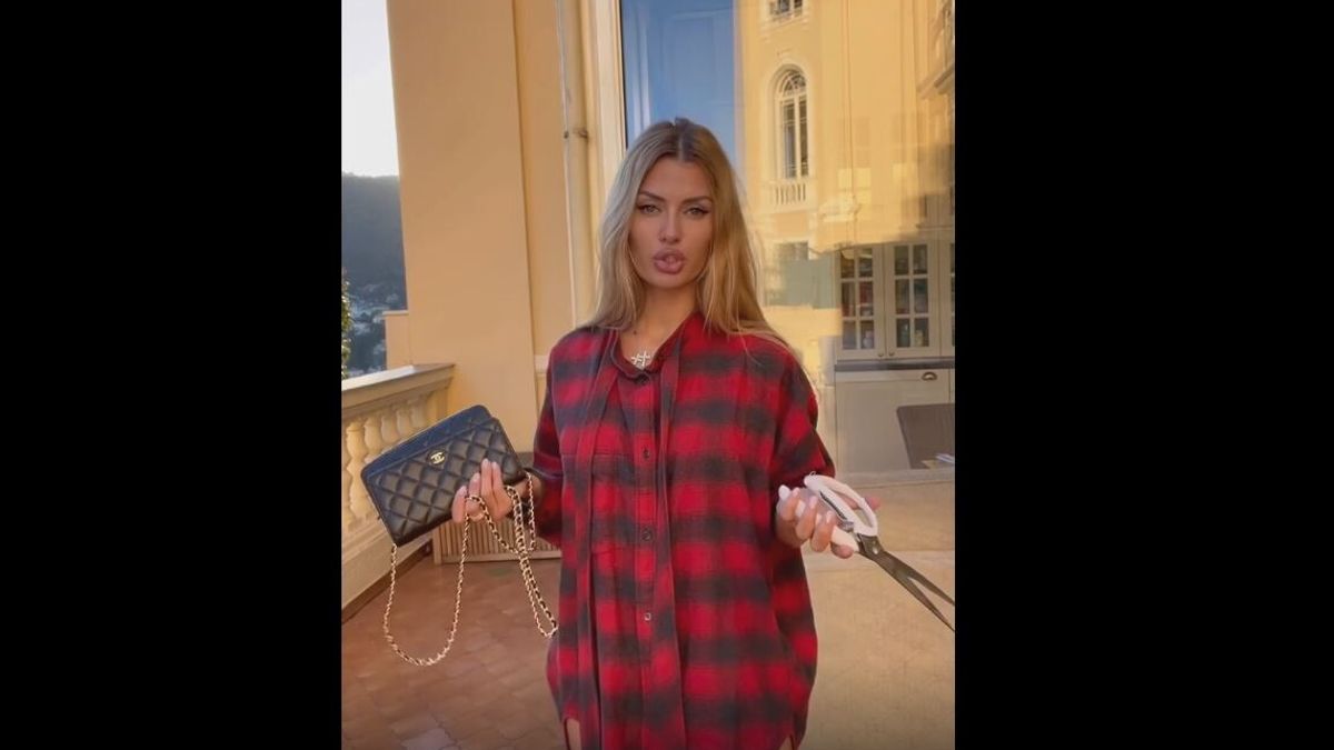 La modella Victoria Bonya: "Se Chanel non rispetta i suoi clienti, perché dobbiamo rispettare noi Chanel? Ciao ciao"