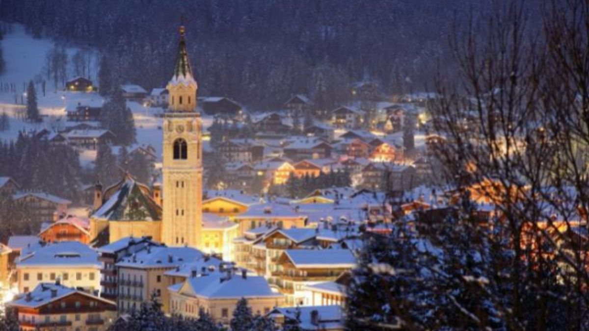 
      Cortina d'Ampezzo

   