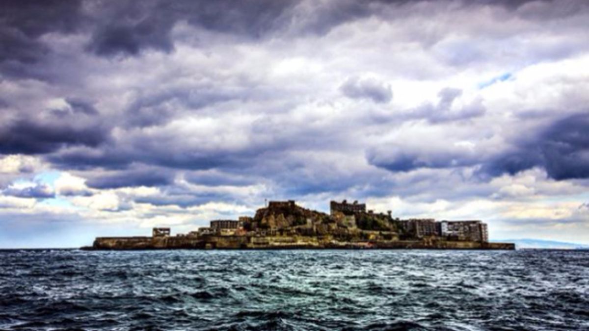 
      L'isola fantasma di Hashima, in Giappone
   