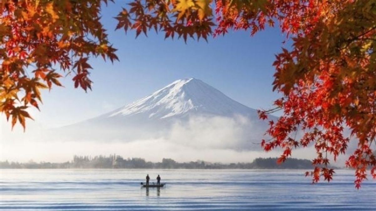 
      <p>Il Monte Fuji visto dal lago</p>
   