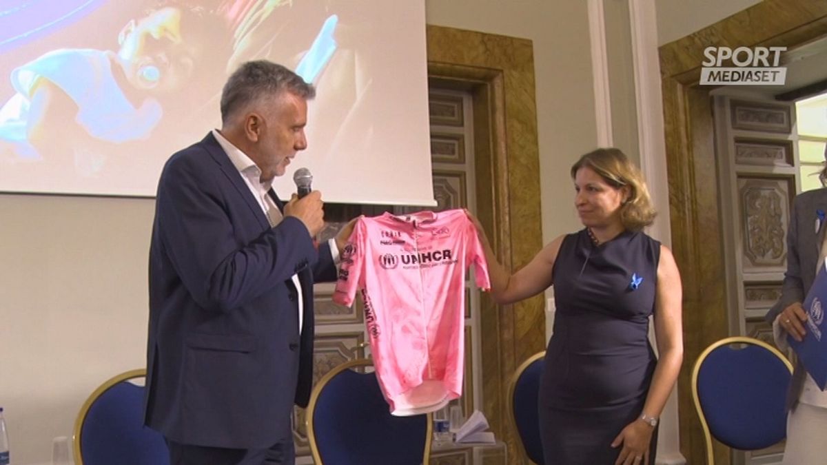 Giro donne, consegnata a UNHCR la maglia rosa 2022