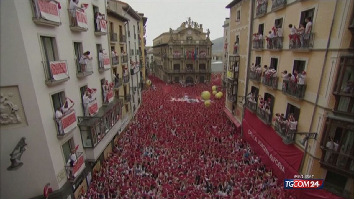 Spagna, dopo 3 anni torna la corsa dei tori a Pamplona