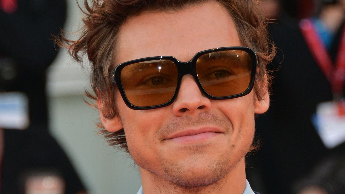 Harry Styles a Venezia 79: stile da fuoriclasse