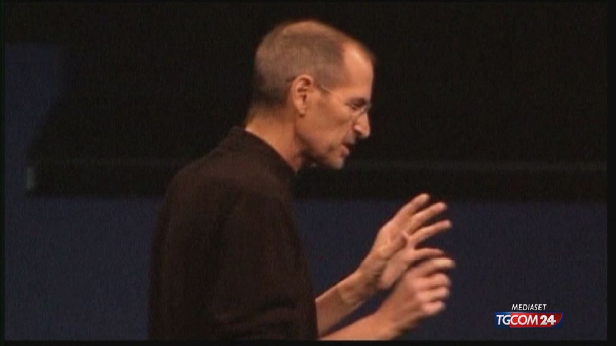 All'asta i sandali usati di Steve Jobs