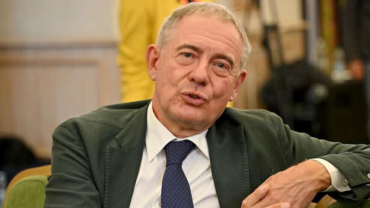 Adolfo Urso, ministro dello Sviluppo economico e del made in Italy - A capo del Comitato parlamentare per la sicurezza della Repubblica nella precedente legislatura, ha alle spalle una lunga militanza politica nella destra italiana. Laureato in Sociologia alla Sapienza di Roma