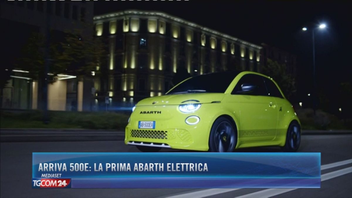 Due stili di elettrico: Abarth 500e e VW Id.Buzz