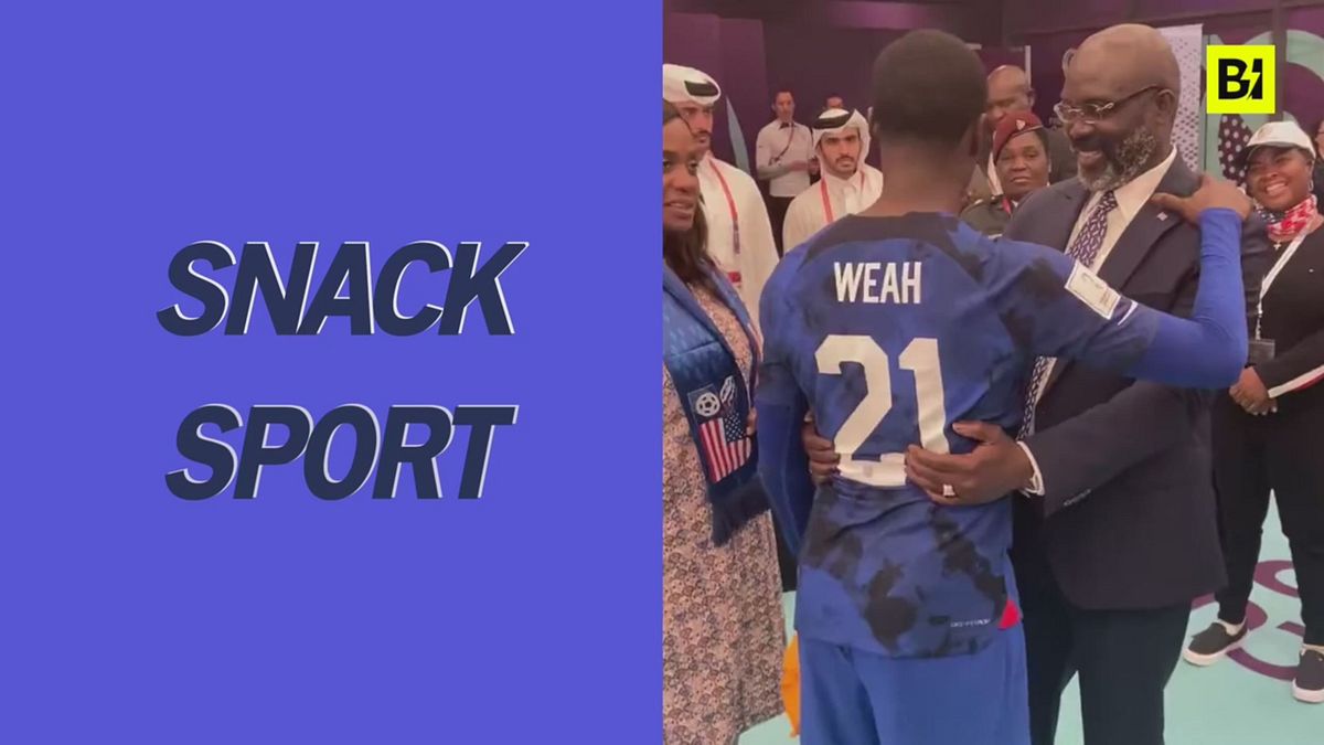 Ai Mondiali l'abbraccio tra George Weah e il figlio Timothy