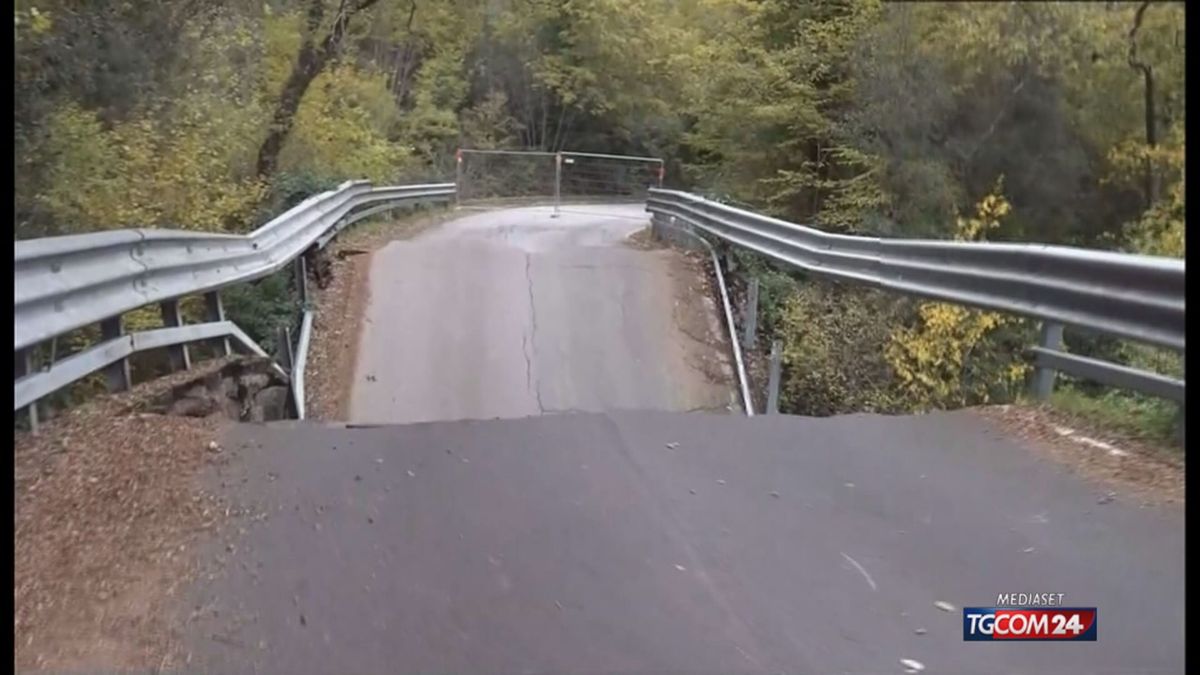 Crolla ponte nel Pisano, dramma sfiorato