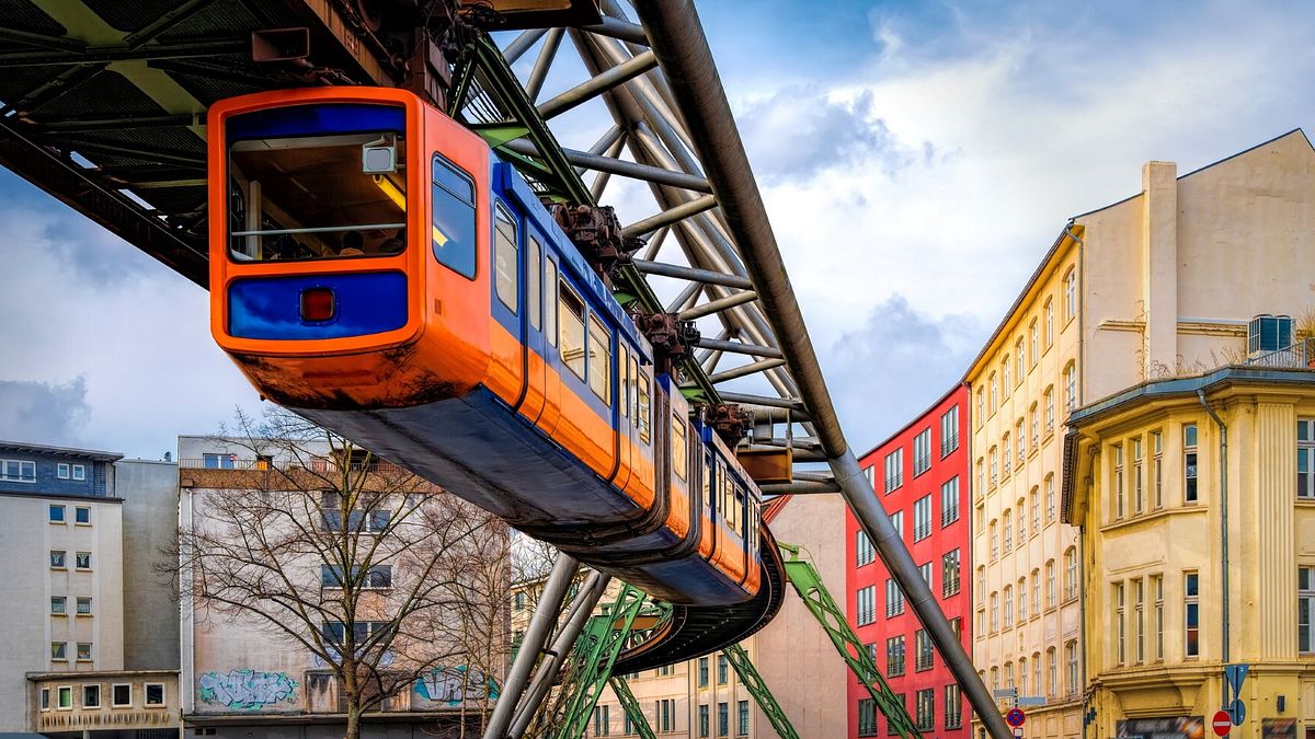 Ferrovia a sospensione, Wuppertal, Germania