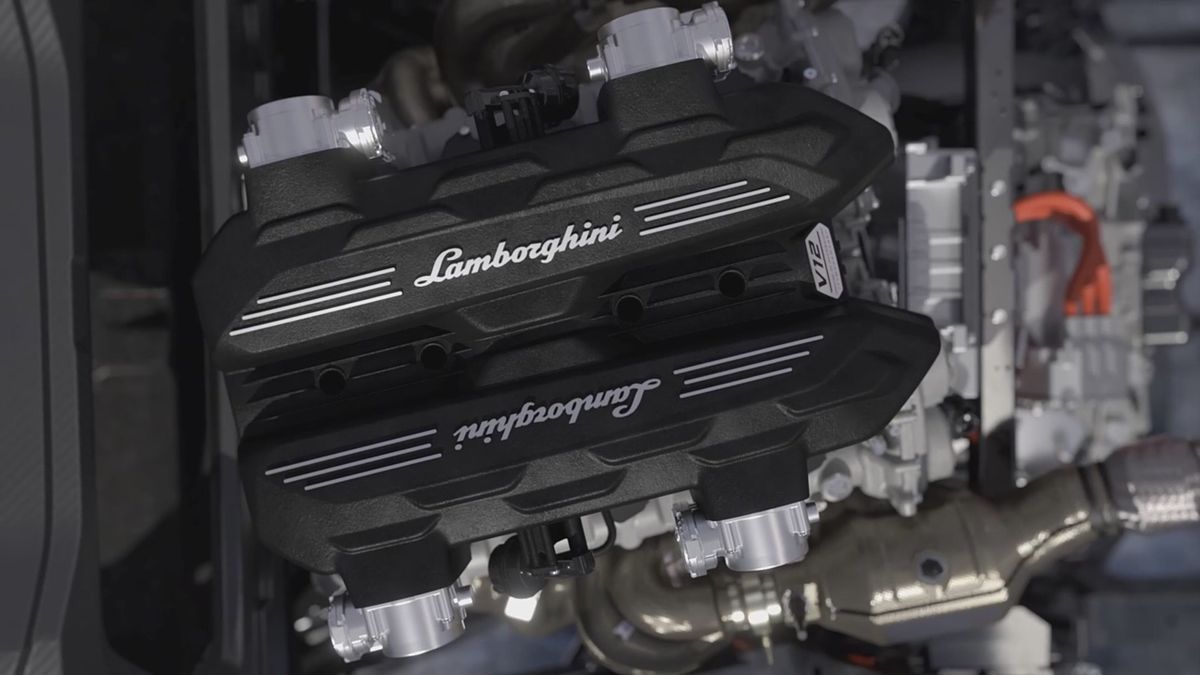 Lamborghini LB744: avrà un V12 elettrificato