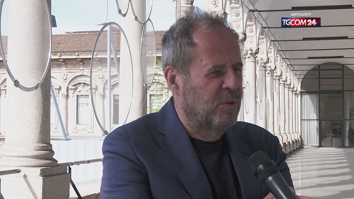 Discover(y) Lightning, luce e ambiente nel ricordo del fondatore di Artemide