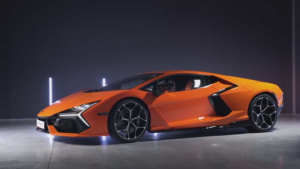 Lamborghini Revuelto