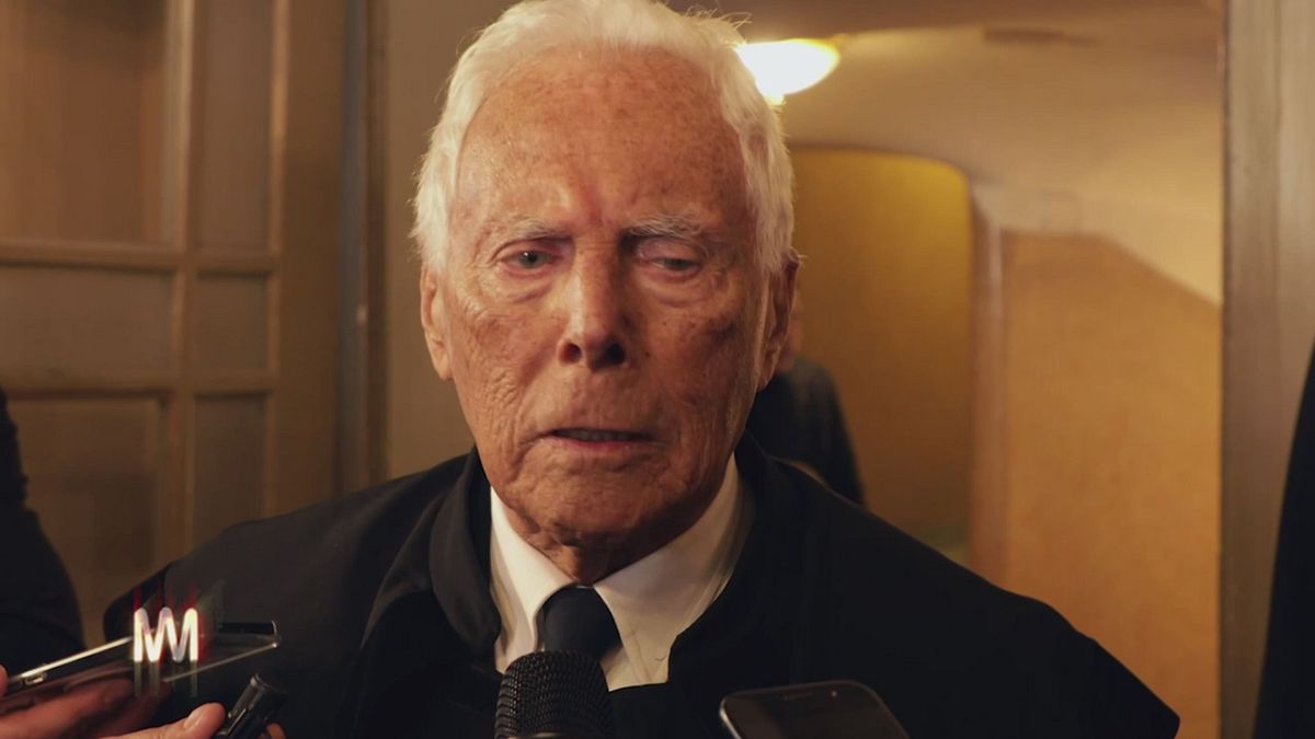 Jo Squillo: Laurea honoris causa a Giorgio Armani.