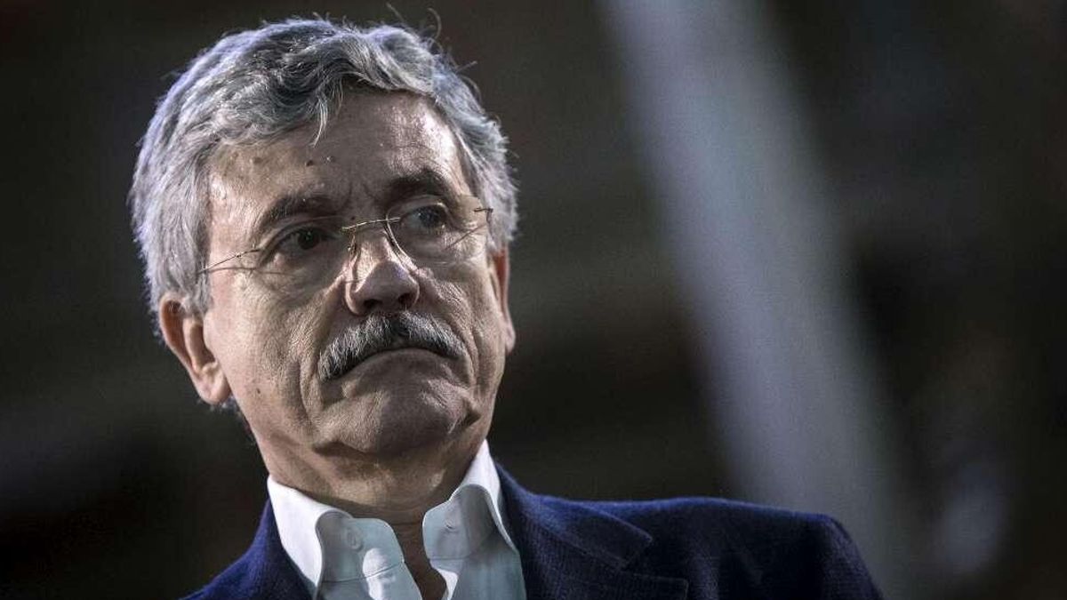 Massimo D'Alema (Leu) arriva ultimo a Nardò (Lecce)