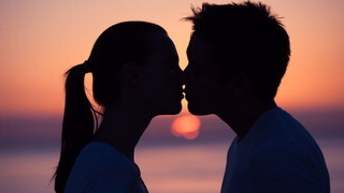 Non scorderemo mai il primo bacio sulla bocca ricevuto in adolescenza