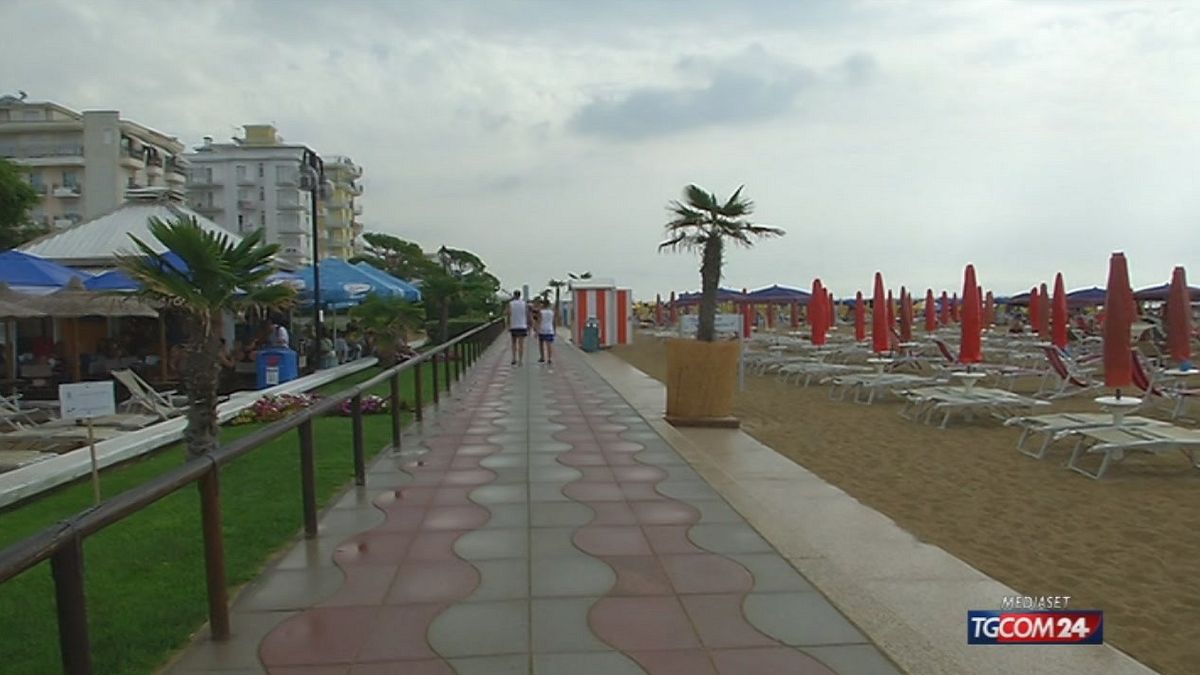 Jesolo, spiagge vietate a spacciatori e ambulanti