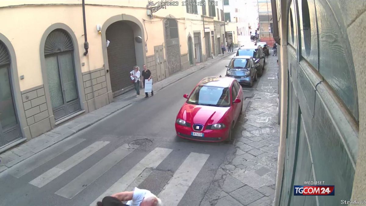 18.00  91ENNE PICCHIATO IN STRADA SRV