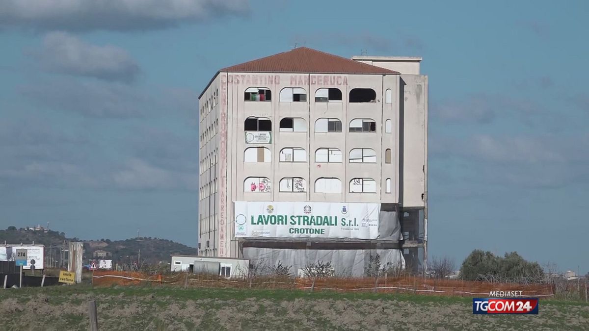 12.30 ABBATTIMENTO ECOMOSTRO IN CALABRIA  SRV