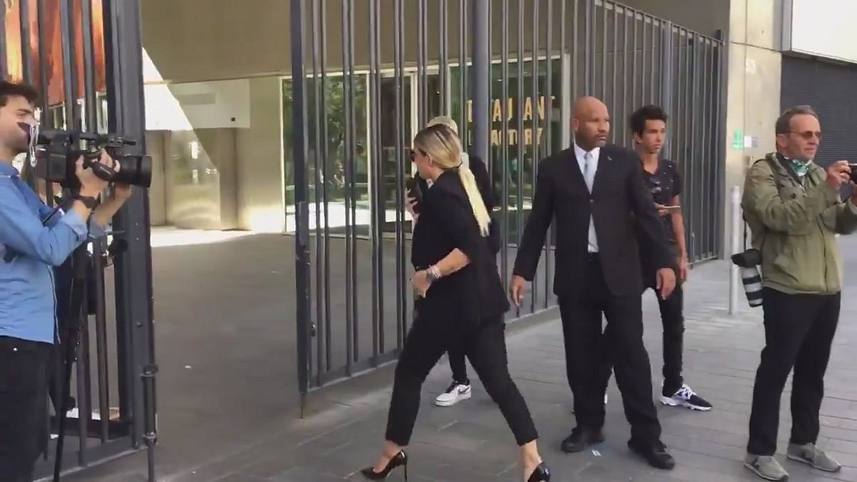 Icardi, Wanda Nara entra nella sede Psg