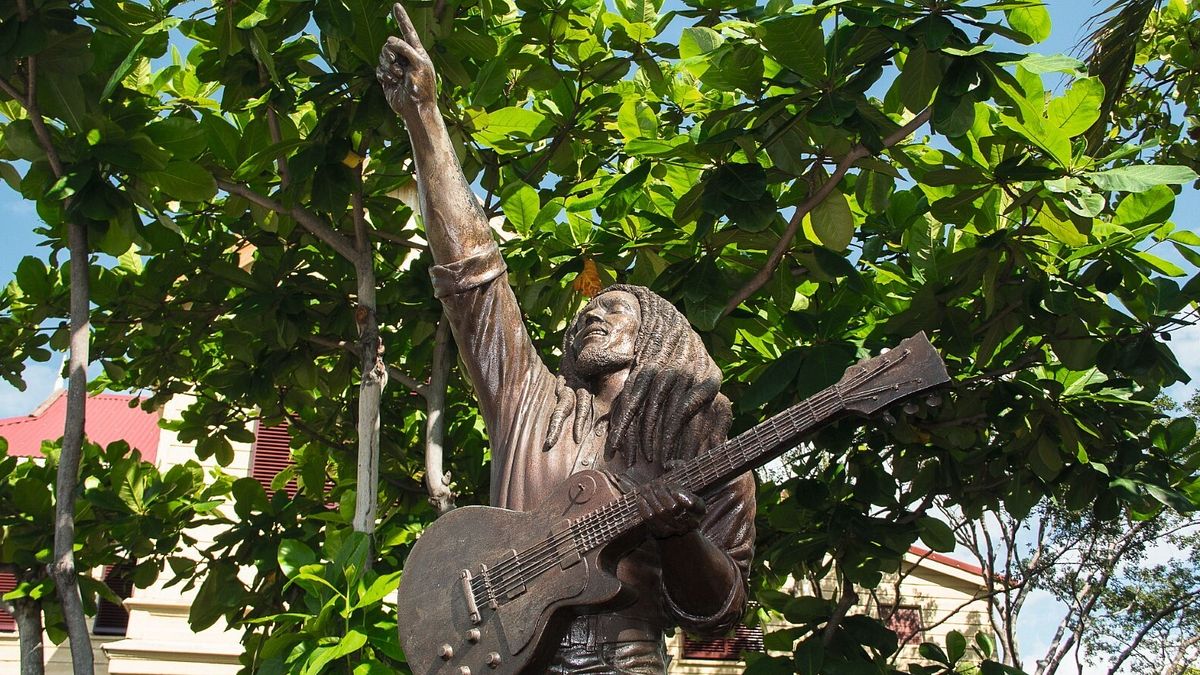 Kingston, statua di Bob Marley