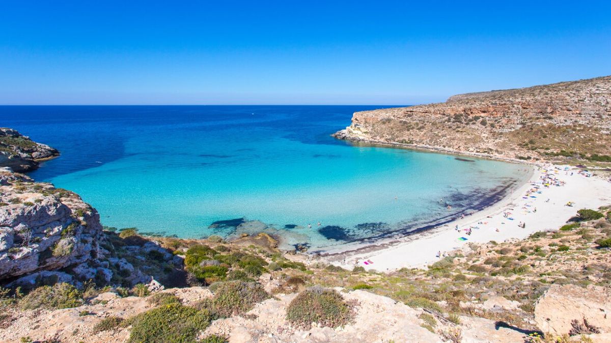  Spiaggia dei Conigli, Italia