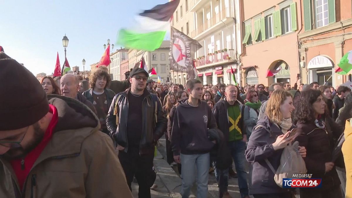 18.00 PISA, DI NUOVO IN PIAZZA  SRV