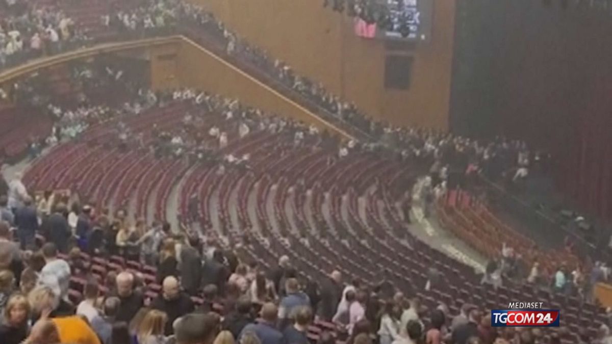 L'FSB ERA DENTRO IL TEATRO?  SRV
