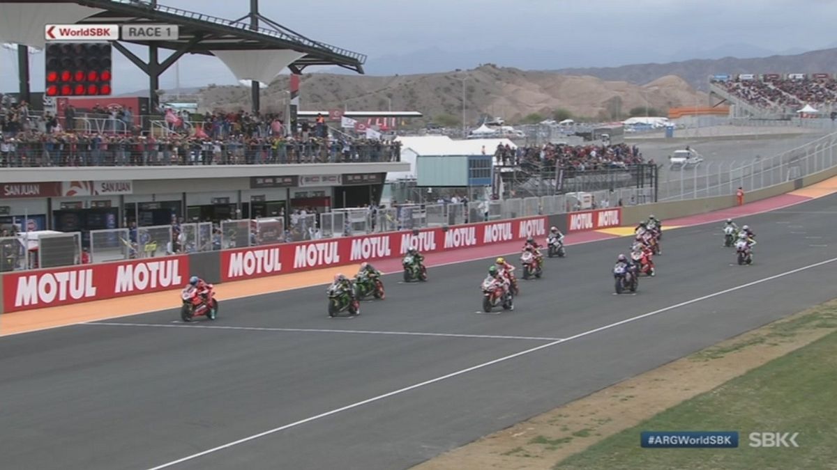 SBK, tutta gara-1 in Argentina
