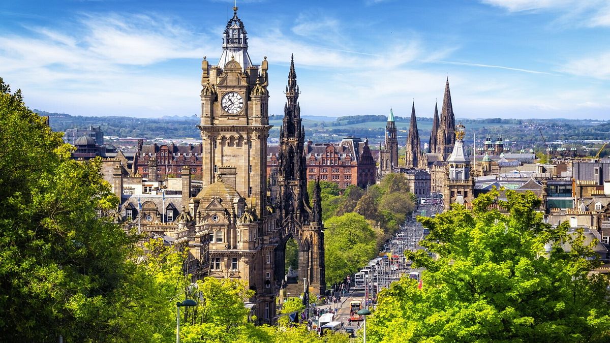 Vista dalla collina di Calton su Princes Street 