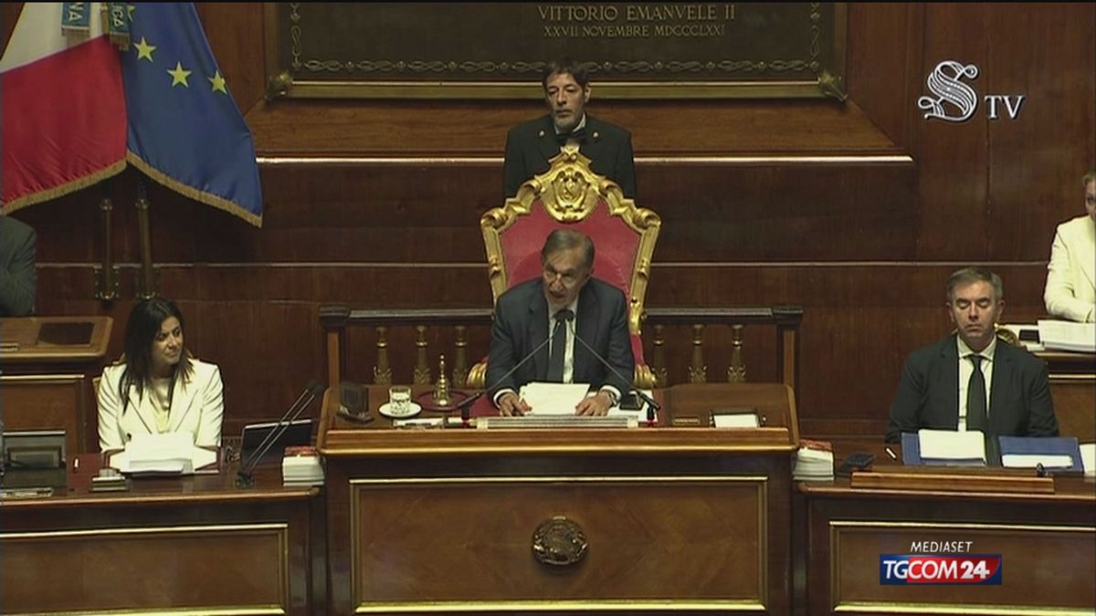 18.00 L'OMAGGIO DEL PARLAMENTO  SRV