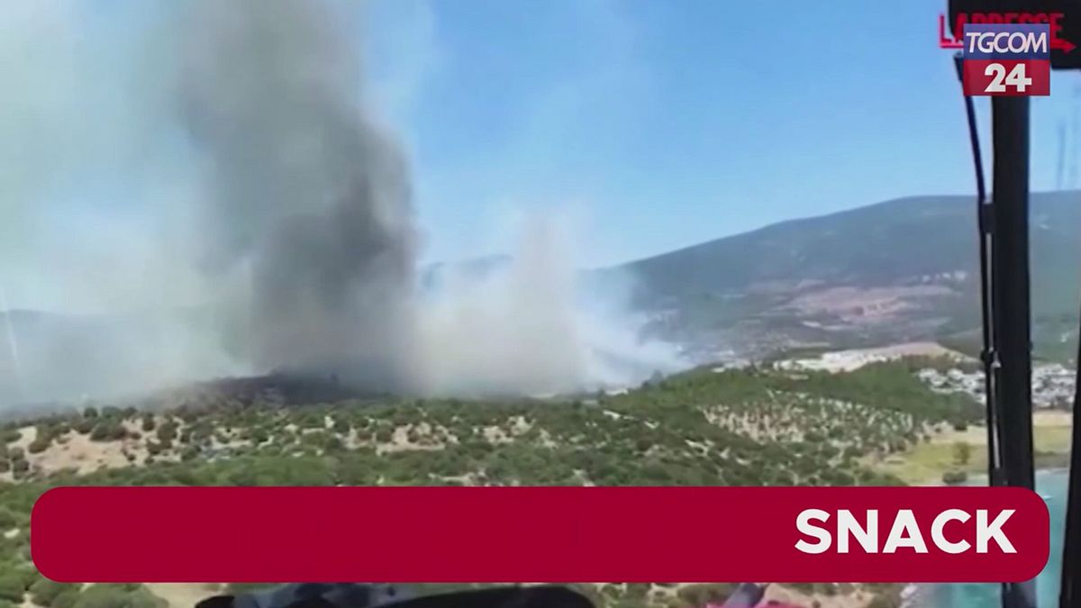 Turchia, grosso incendio nella provincia di Mugla: bruciati ettari di vegetazione