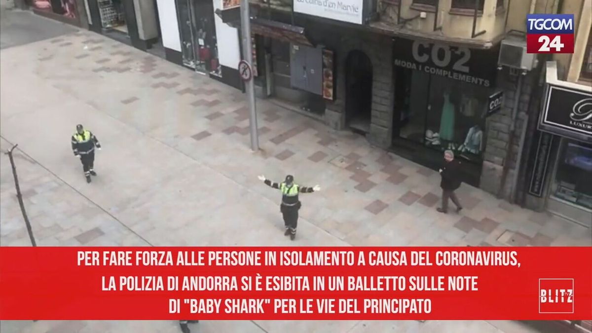 Coronavirus, la polizia balla sulle note di "Baby Shark"