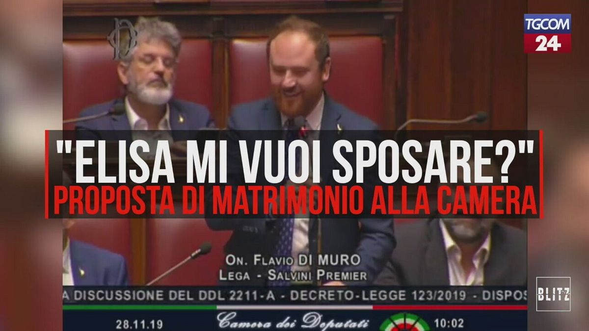 "Elisa mi vuoi sposare?", proposta di matrimonio alla Camera