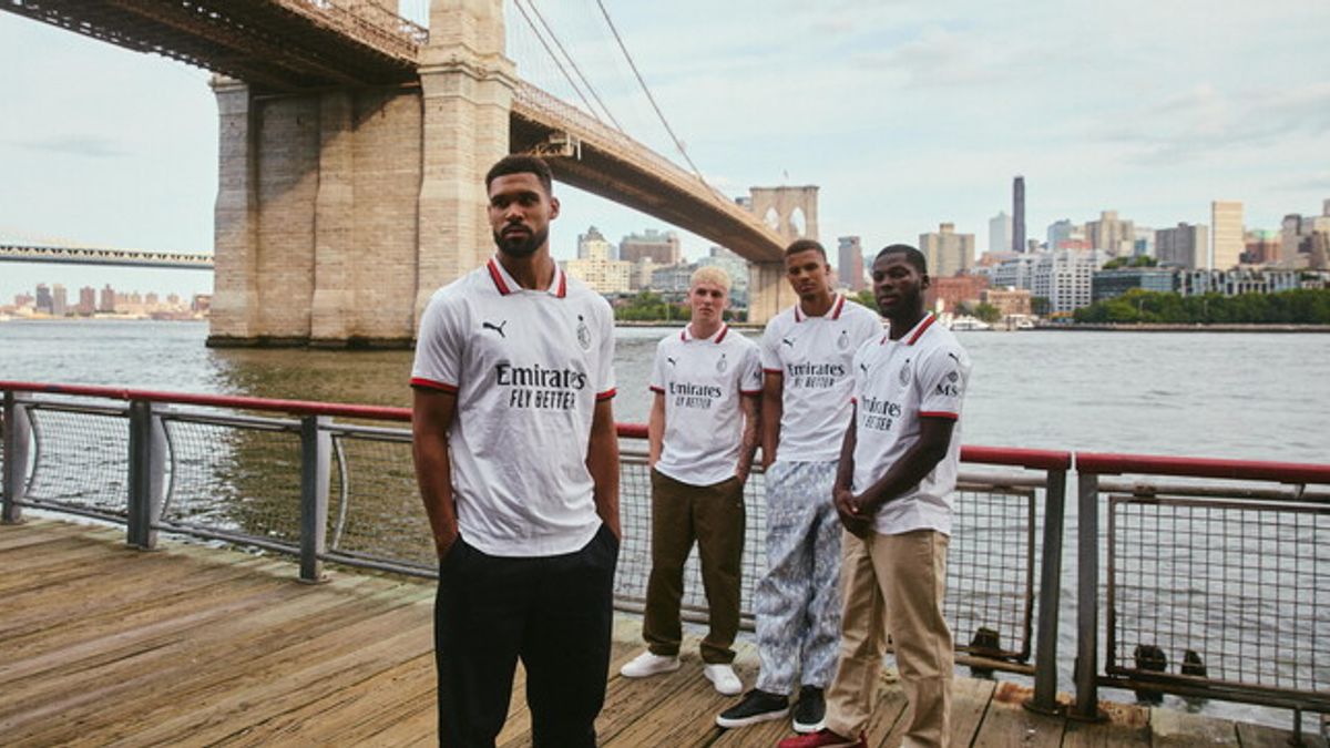 Il Milan, direttamente dagli Usa, ha svelato l'Away kit per la stagione 2024-2025. La nuova tenuta fonde una raffinatezza senza tempo con un design moderno per incarnare l'essenza del milanismo.