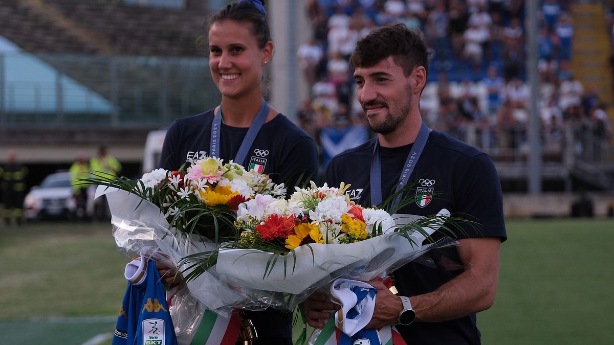 In occasione dell'esordio di campionato di Serie B tra Brescia e Palermo, prima del fischio d'inizio, lo stadio Mario Rigamonti di Brescia ha festeggiato due delle tre medaglie d'oro olimpiche bresciane targate Roncadelle. Sul prato dello stadio sono scesi Anna Danesi e Giovanni De Gennaro omaggiati di un mazzo di fiori dal capitano del Brescia Dimitri Bisoli e il vice Andrea Cistana.