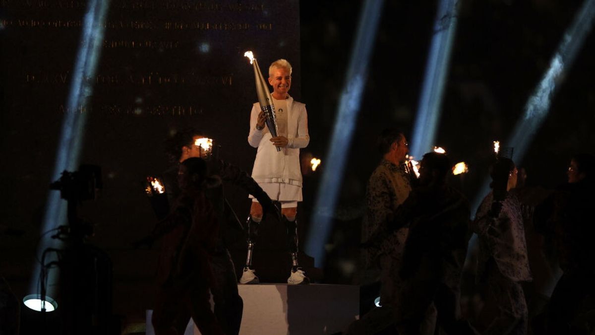 Le Paralimpiadi di Parigi 2024 sono ufficialmente iniziate con la cerimonia d'apertura. Sono 141 i paratleti italiani che hanno sfilato sugli Champs-Élysées guidati dai due portabandiera: Luca Mazzone e Ambra Sabatini. Bebe Vio nel gruppo degli ultimi tedofori. Presente in tribuna anche Sergio Mattarella, presidente della Repubblica italiana.