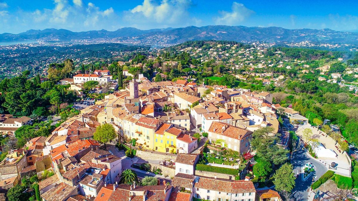 Mougins