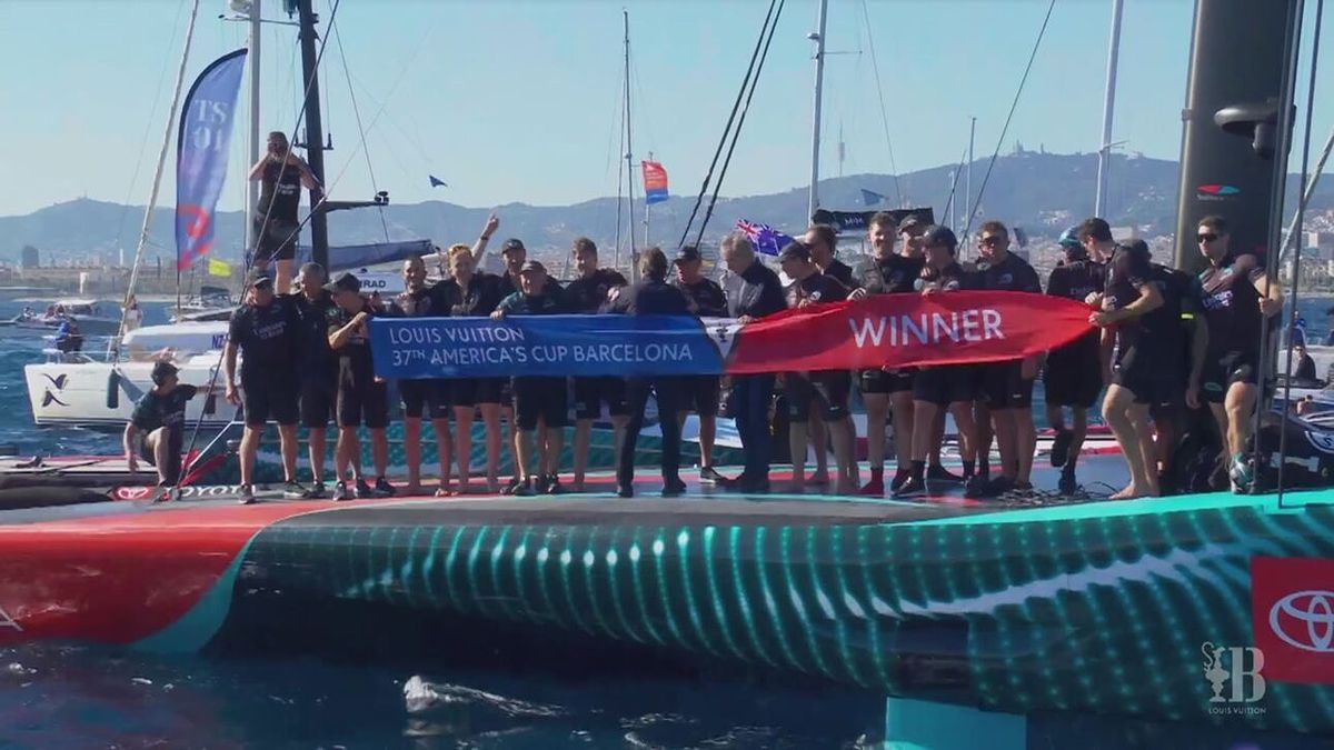 Team New Zealand festeggia la vittoria dell'America's Cup