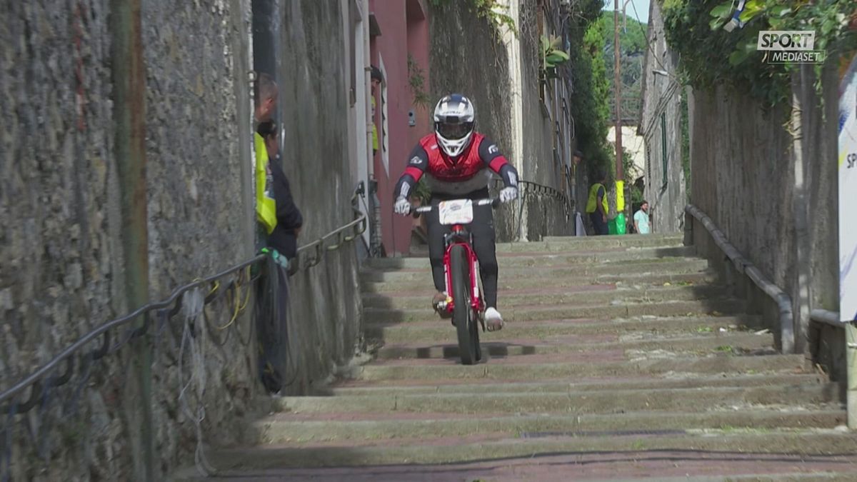 MCH ACROBATI DELLA BICI A GENOVA 1