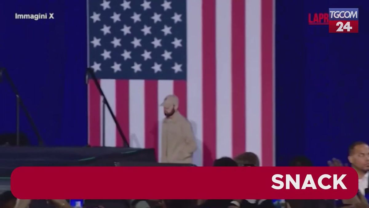 Elezioni americane, Eminem sul palco con Kamala Harris: "Andate tutti a votare"