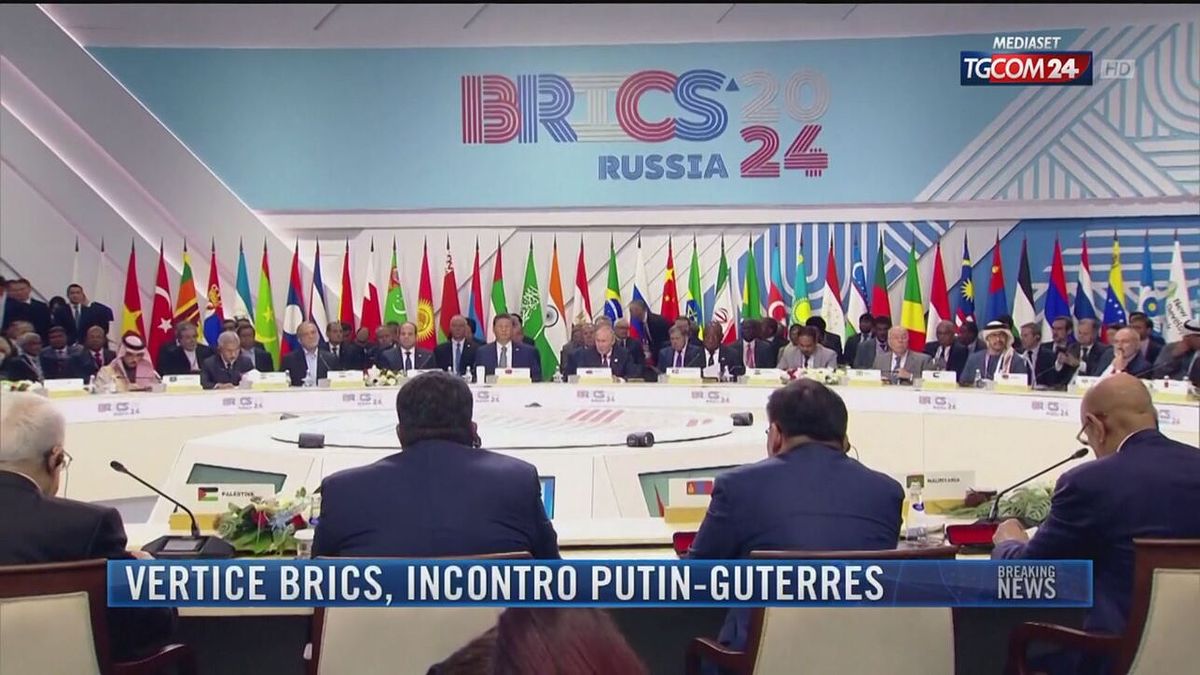 Breaking News delle 21.30 | Vertice Brics, incontro Putin-Guterres