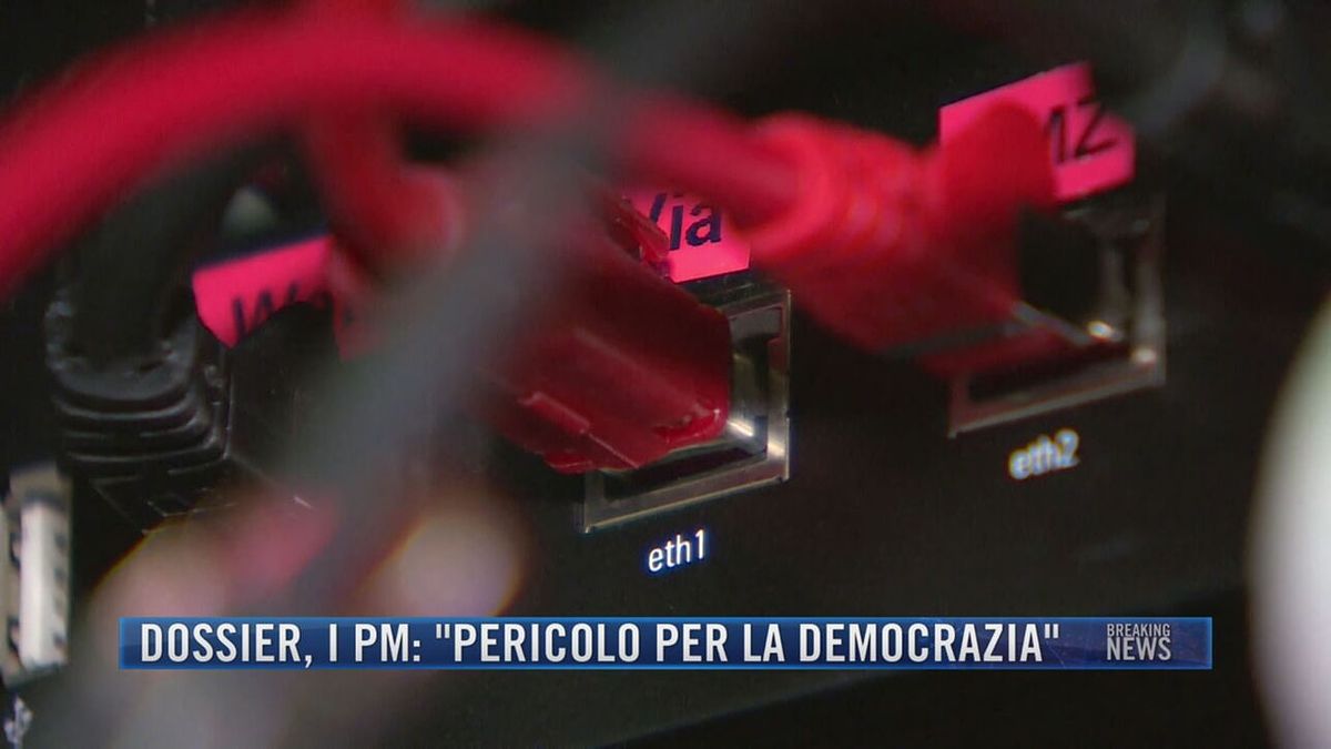 Breaking News delle 21.30 | Dossier, i Pm: "Pericolo per la democrazia"