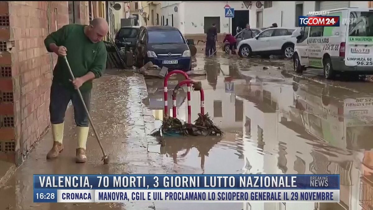 Breaking News delle 16.30 | Valencia, 70 morti, 3 giorni lutto nazionale