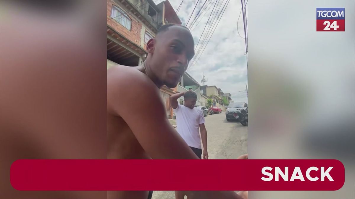 Adriano tra alcol  e favelas, il video è diventato virale sui social