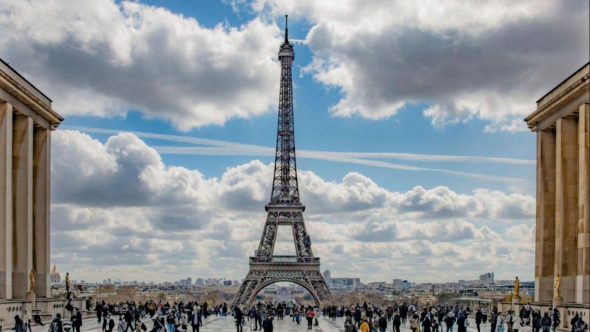 8. Torre Eiffel, Parigi, Francia