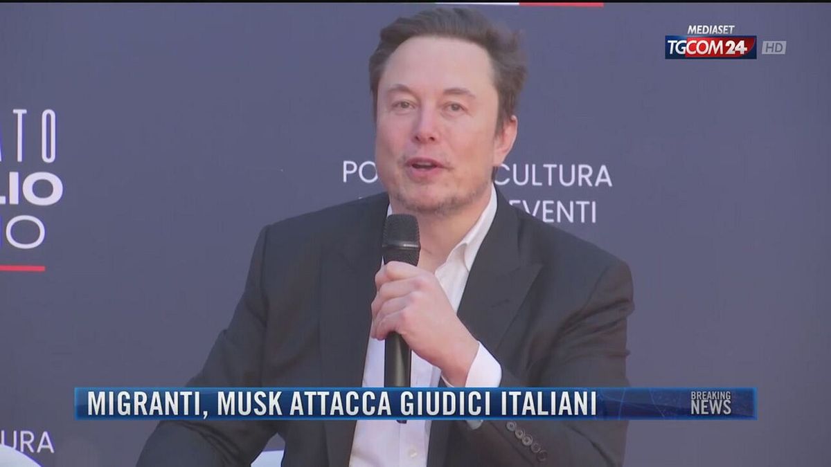 Breaking News delle 21.30 | Migranti, Musk attacca giudici italiani