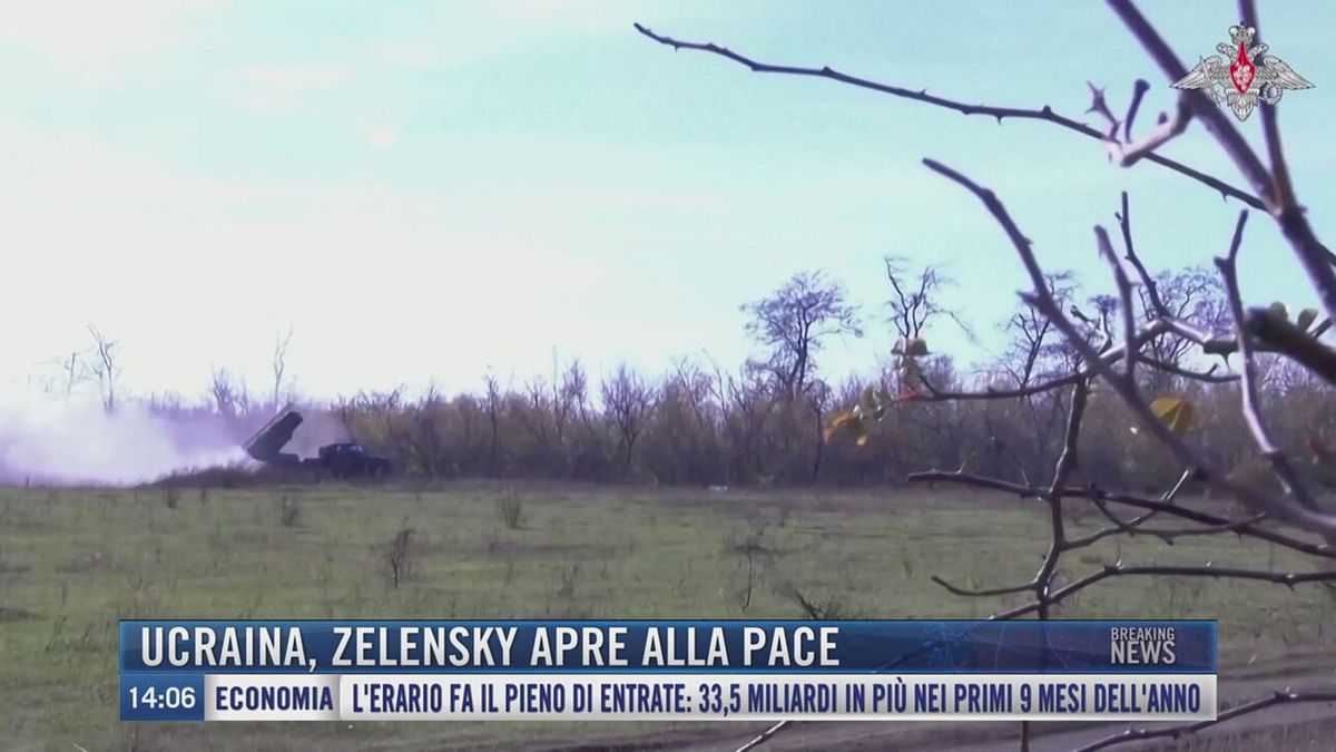 Breaking News delle 14.00 | Ucraina, Zelenky apre alla pace